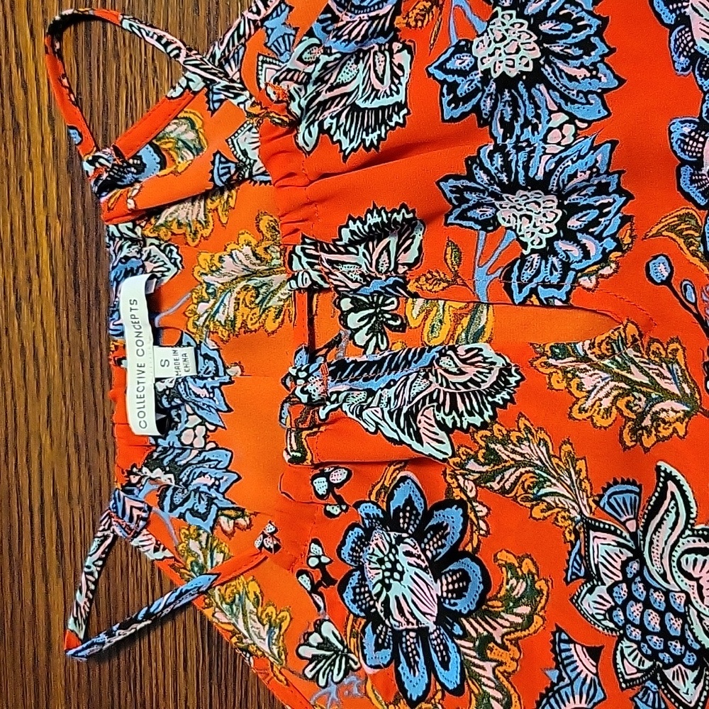 NWOT | Collective Concepts | Krissa Keyhole Halter Blouse - Picture 5 of 5
